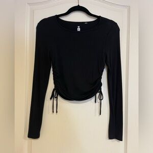 ME TO WE black long sleeve drawstring ruched side top​​​​​​​​